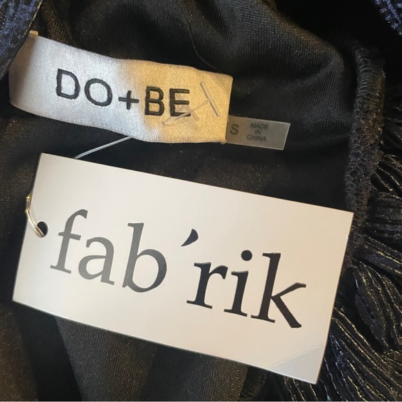 DO+BE Navy Puff Sleeve Open Tie Back Top Small - Picture 8 of 8